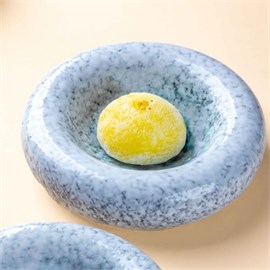 {{photo.Alt || photo.Description || 'Моти с манго'}}