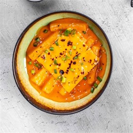 {{photo.Alt || photo.Description || 'Токпокки с сыром'}}