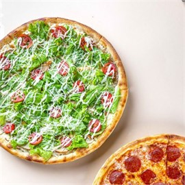 {{photo.Alt || photo.Description || 'Пицца цезарь с курицей'}}