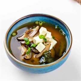 {{photo.Alt || photo.Description || 'Мисо'}}