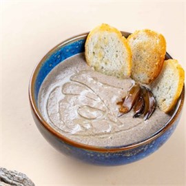 {{photo.Alt || photo.Description || 'Такэ нагаши'}}